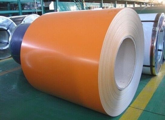 Il colore mentale dei materiali da costruzione ha ricoperto il modello d'imitazione di legno della lamiera di acciaio